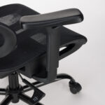 Καρέκλα γραφείου διευθυντή με υποπόδιο LINUX mesh μαύρο 61x63x117/125 - Image 3