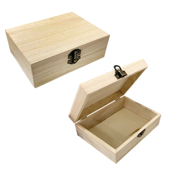 Αλουστράριστο ξύλινο κουτί με μεταλλικό κλείστρο